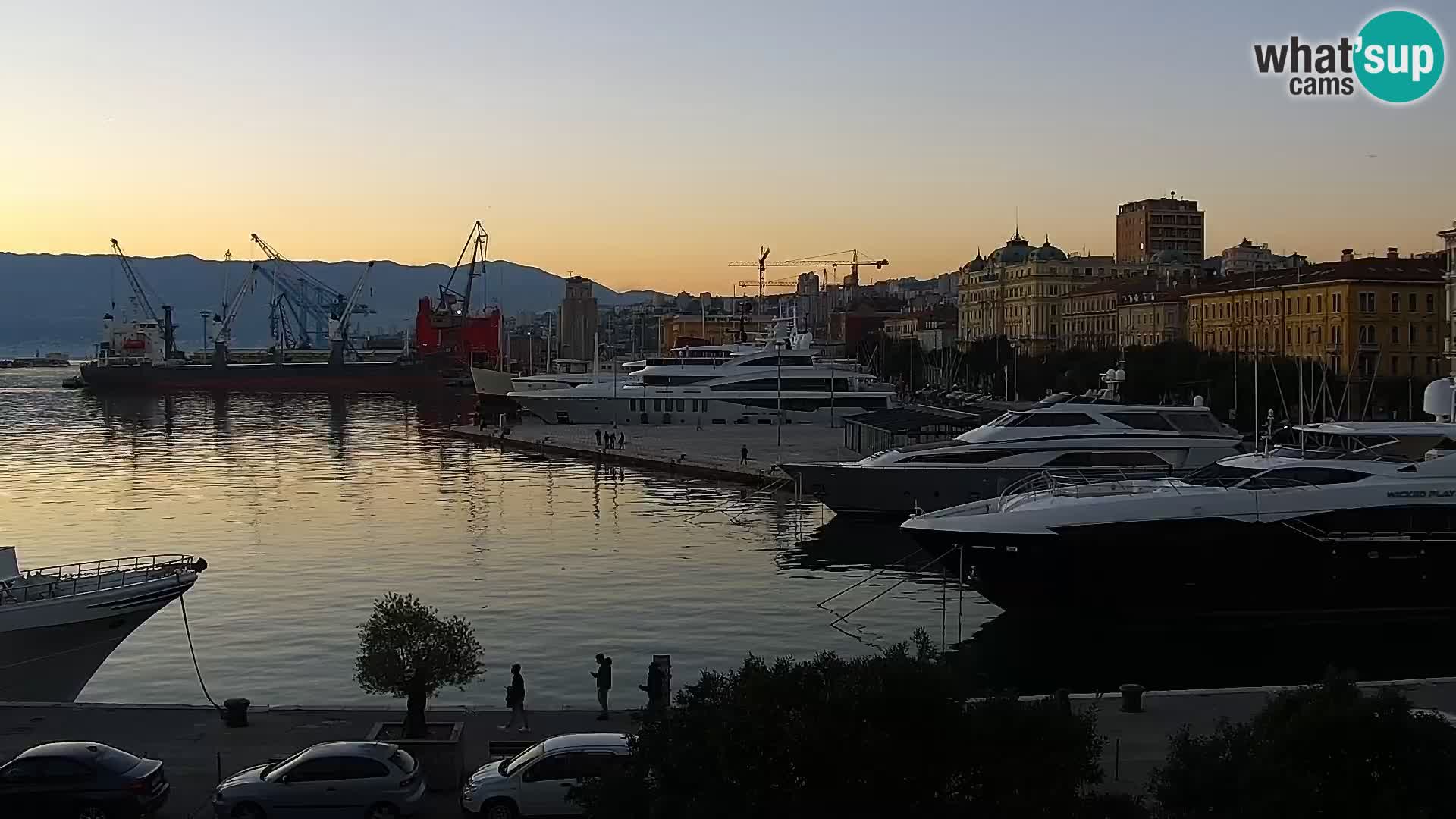 Riva i Marina u Rijeci – Web kamera uživo u Hrvatskoj