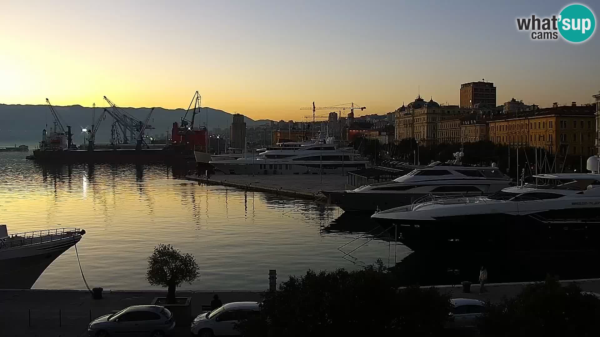 Riva in Marina v Reki – Spletna kamera v živo Hrvaška