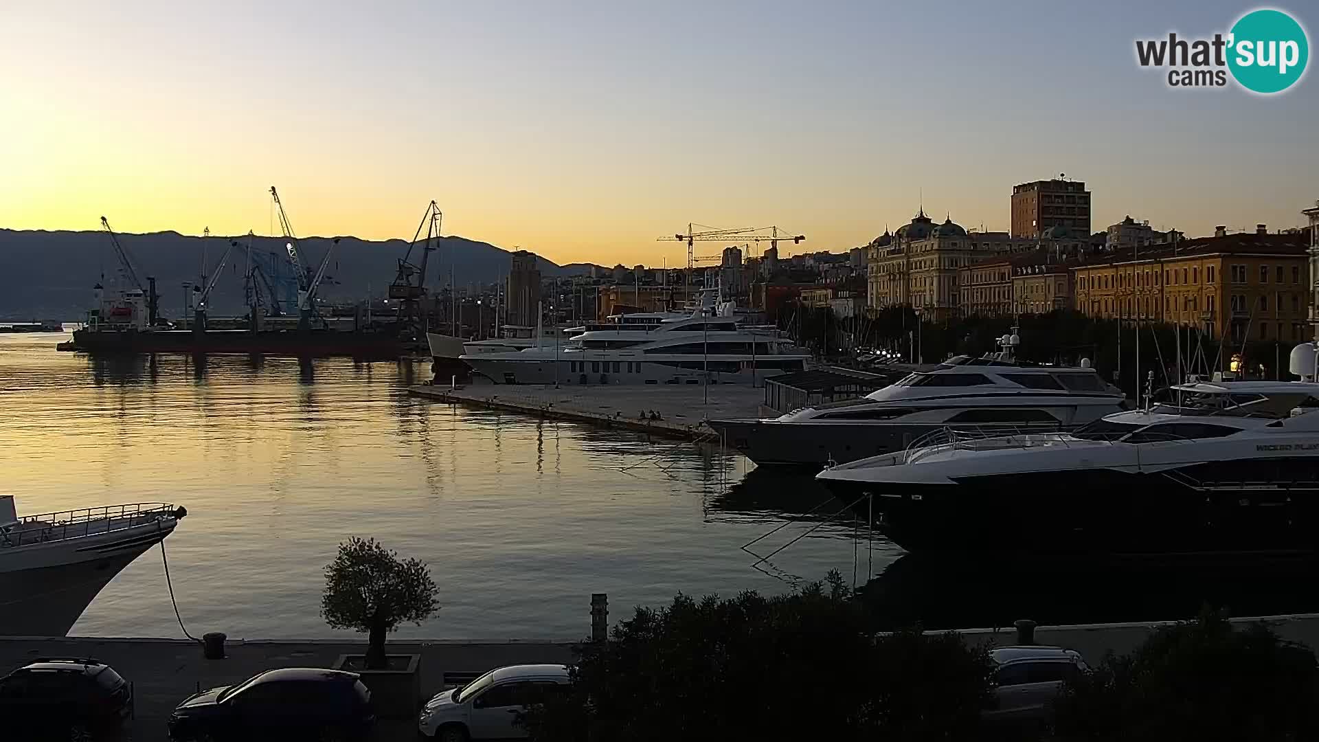 Riva i Marina u Rijeci – Web kamera uživo u Hrvatskoj