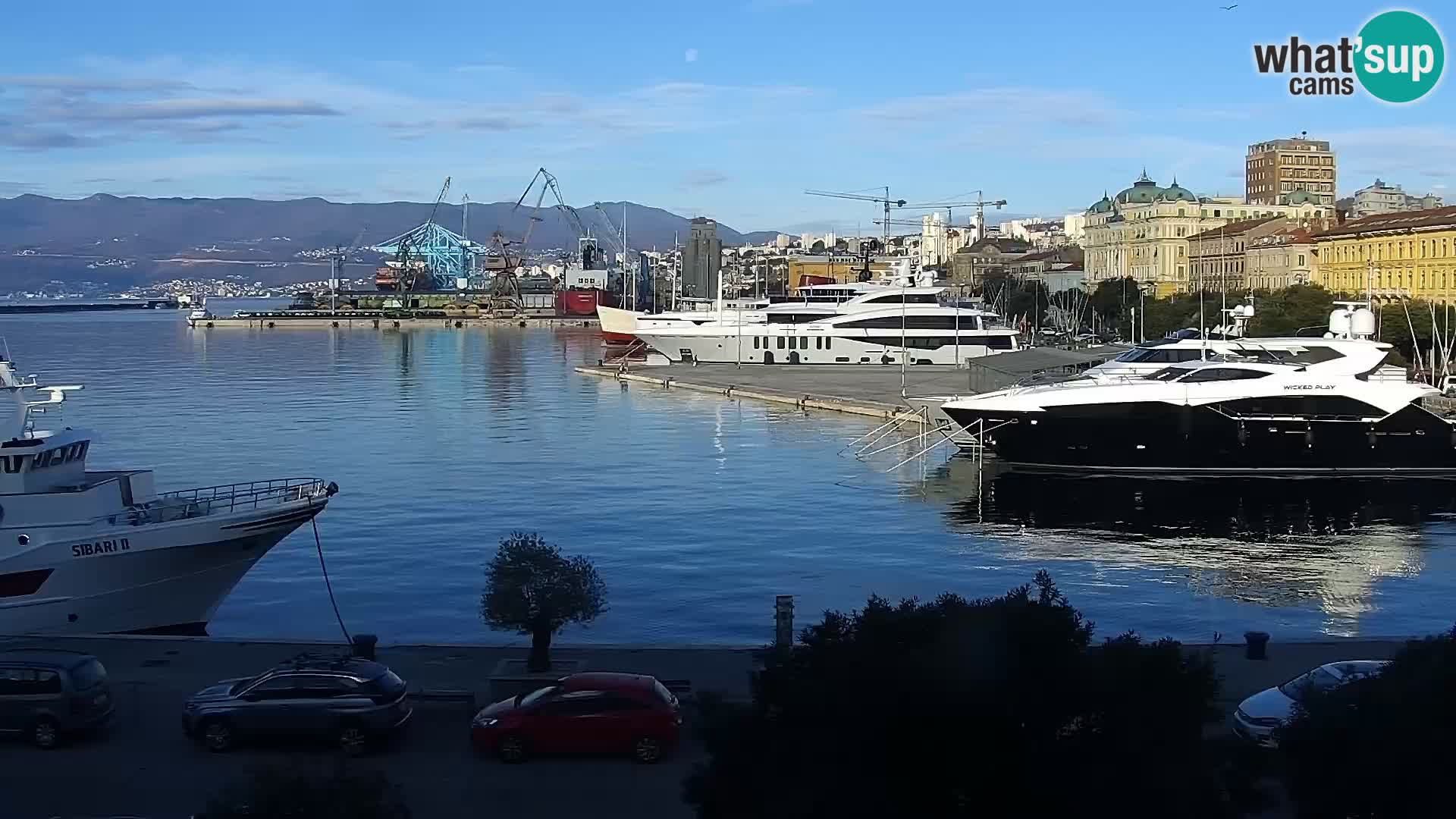 Riva in Marina v Reki – Spletna kamera v živo Hrvaška