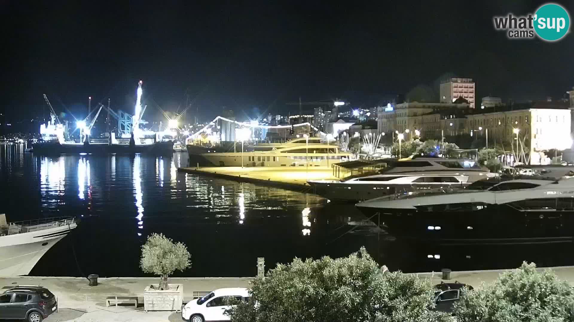 Riva in Marina v Reki – Spletna kamera v živo Hrvaška