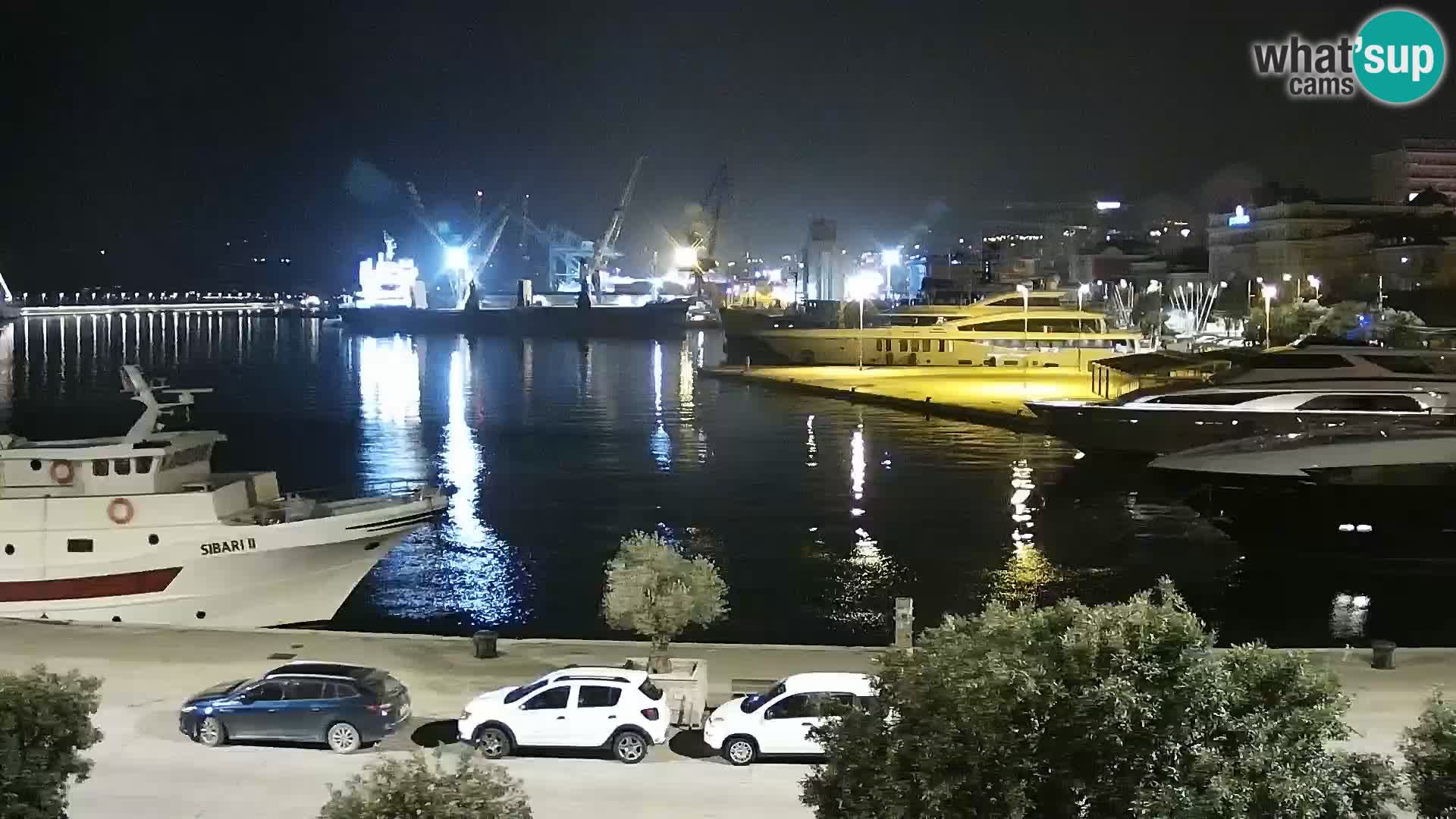 Riva in Marina v Reki – Spletna kamera v živo Hrvaška