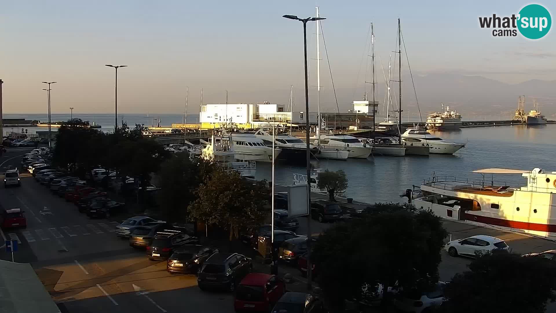 Riva in Marina v Reki – Spletna kamera v živo Hrvaška