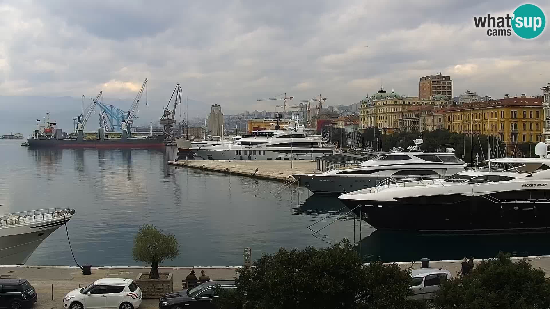 Riva i Marina u Rijeci – Web kamera uživo u Hrvatskoj