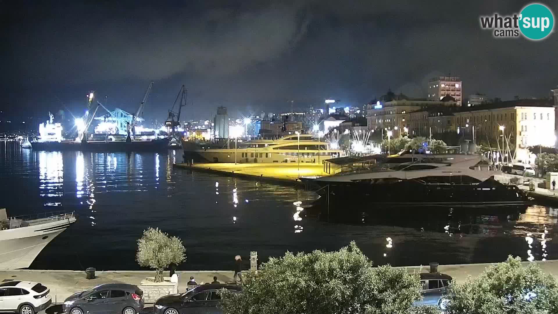 Riva in Marina v Reki – Spletna kamera v živo Hrvaška