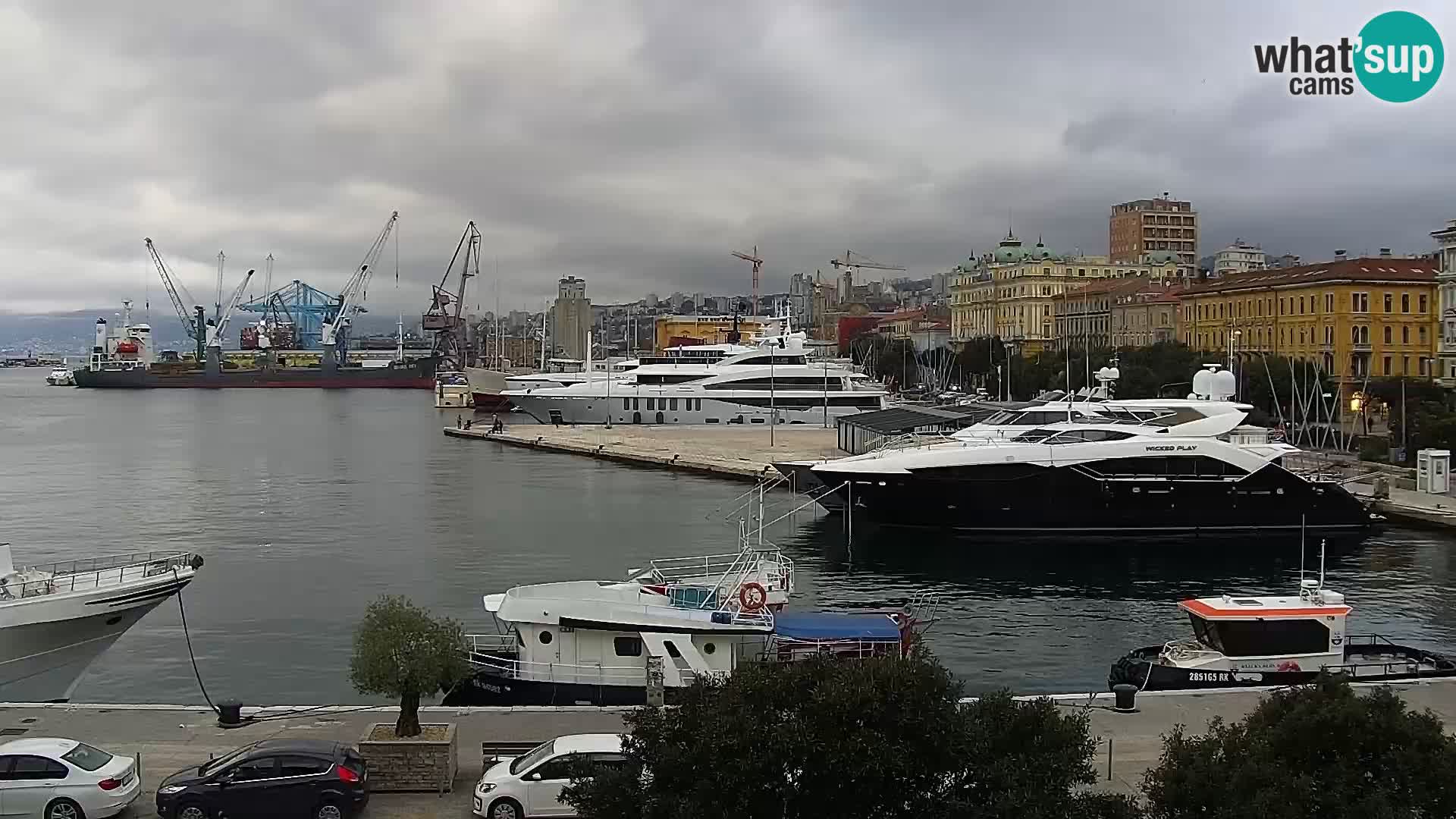 Riva in Marina v Reki – Spletna kamera v živo Hrvaška