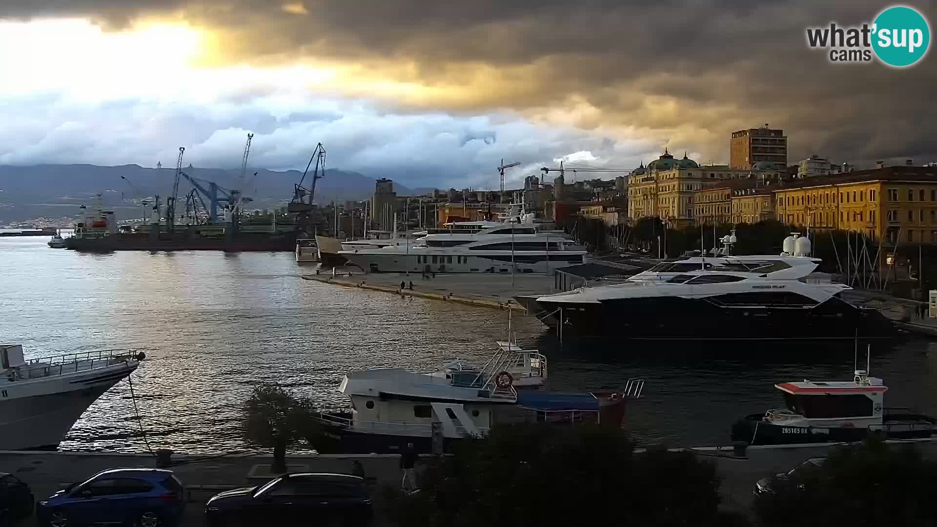Riva i Marina u Rijeci – Web kamera uživo u Hrvatskoj