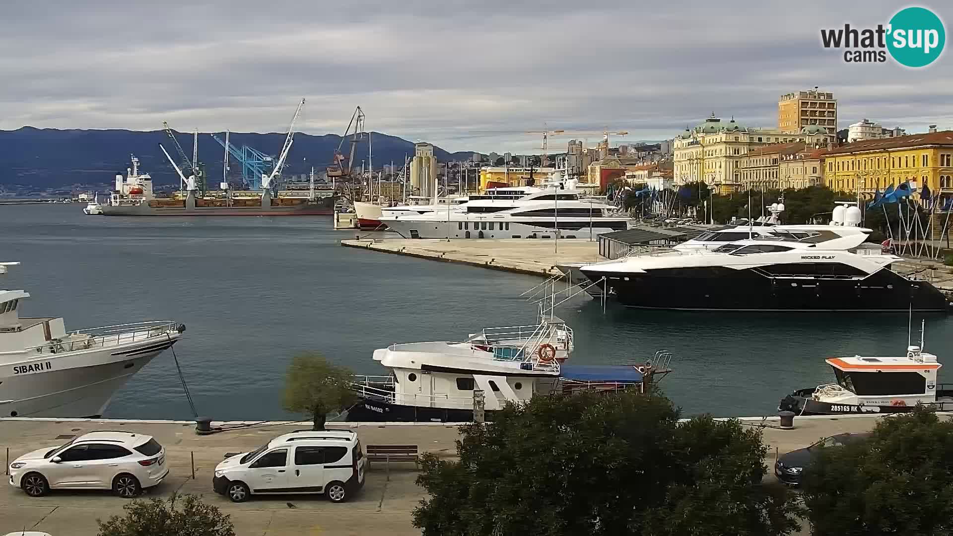 Riva in Marina v Reki – Spletna kamera v živo Hrvaška