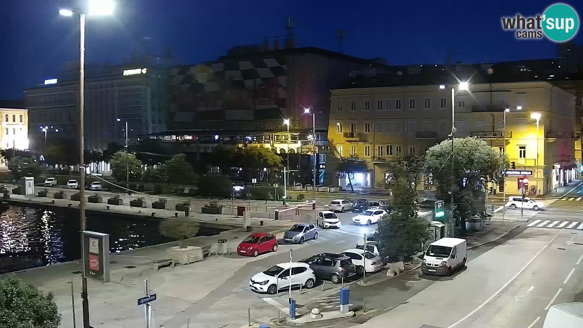 Riva in Marina v Reki – Spletna kamera v živo Hrvaška