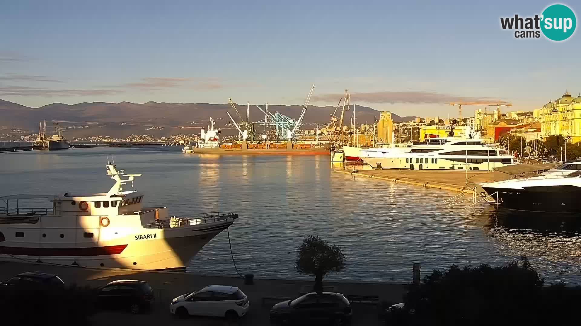 Riva i Marina u Rijeci – Web kamera uživo u Hrvatskoj