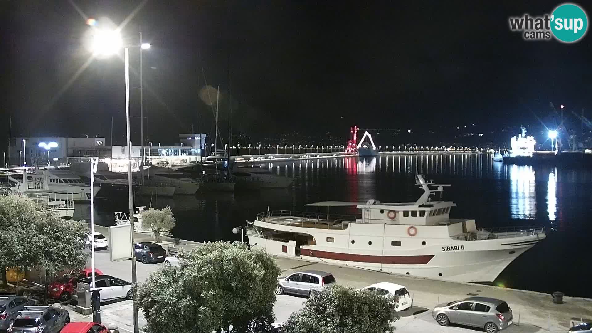 Riva in Marina v Reki – Spletna kamera v živo Hrvaška