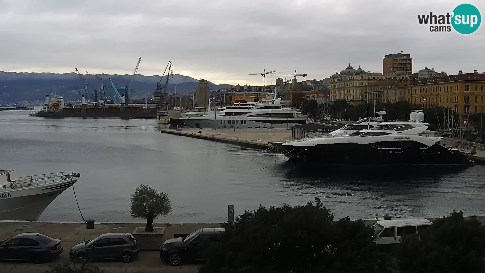 Riva i Marina u Rijeci – Web kamera uživo u Hrvatskoj