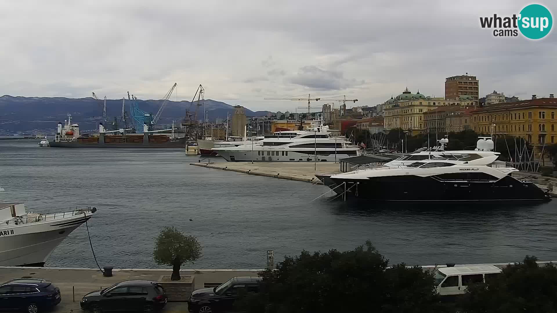 Riva i Marina u Rijeci – Web kamera uživo u Hrvatskoj