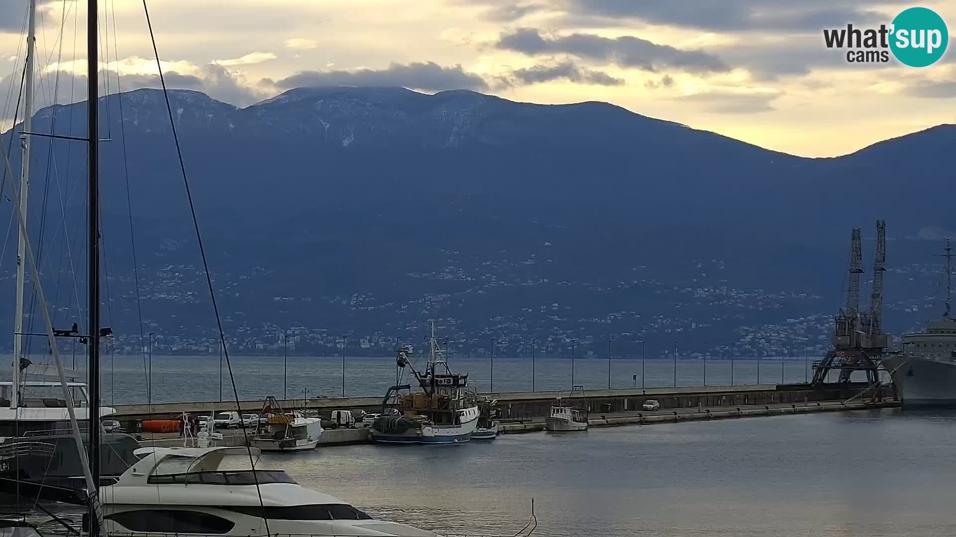 La Riva y Marina en Rijeka – Webcam en vivo Croacia