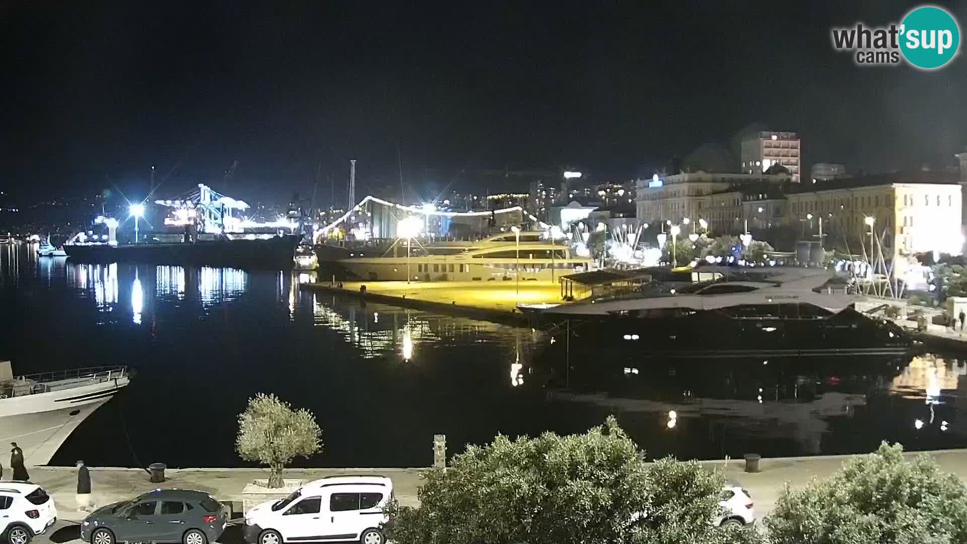 Riva in Marina v Reki – Spletna kamera v živo Hrvaška