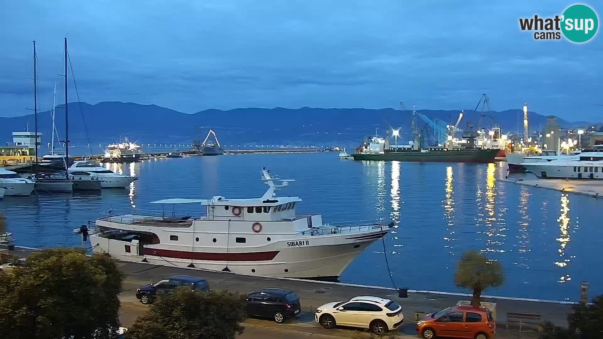 Riva in Marina v Reki – Spletna kamera v živo Hrvaška