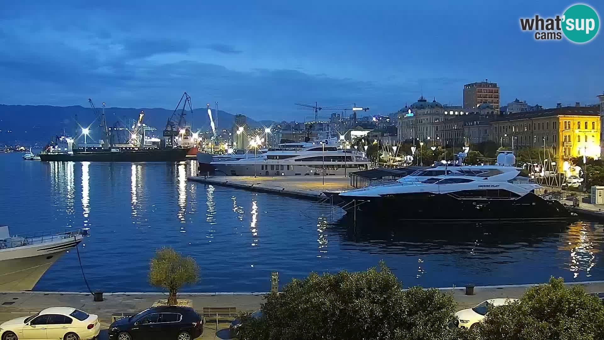 Riva i Marina u Rijeci – Web kamera uživo u Hrvatskoj