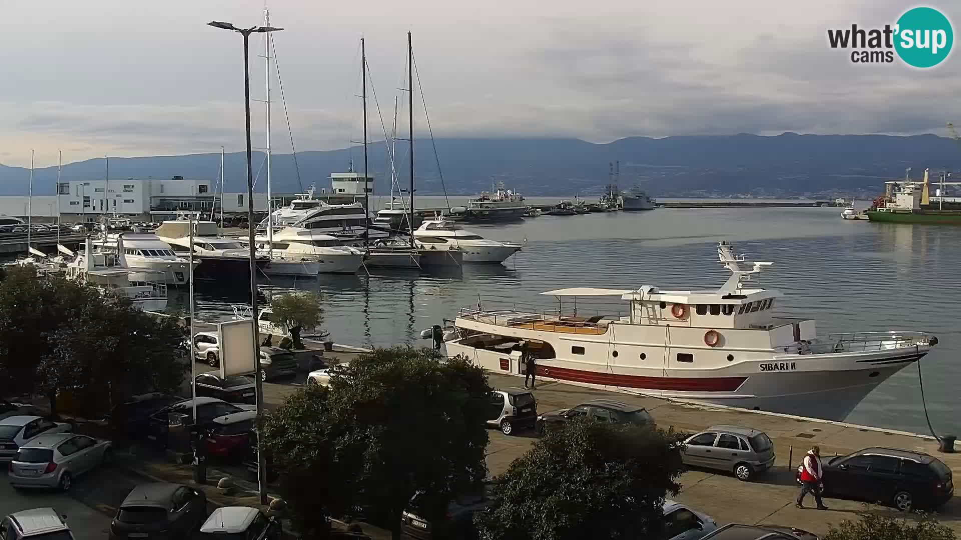 Riva in Marina v Reki – Spletna kamera v živo Hrvaška