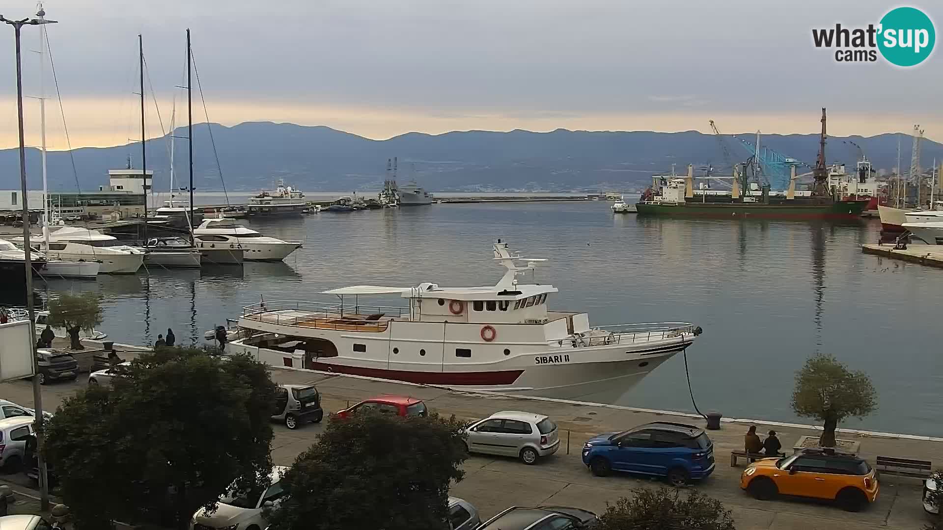 Riva in Marina v Reki – Spletna kamera v živo Hrvaška