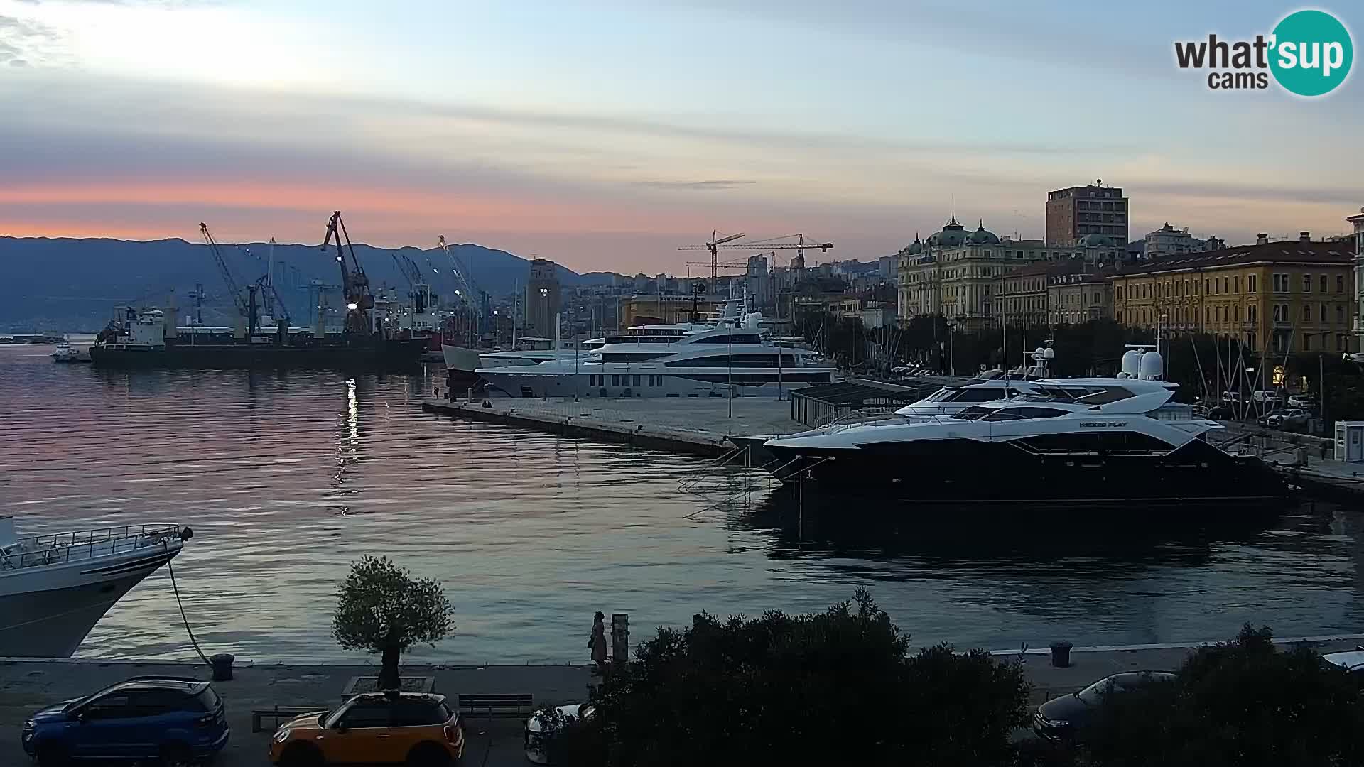 Riva i Marina u Rijeci – Web kamera uživo u Hrvatskoj