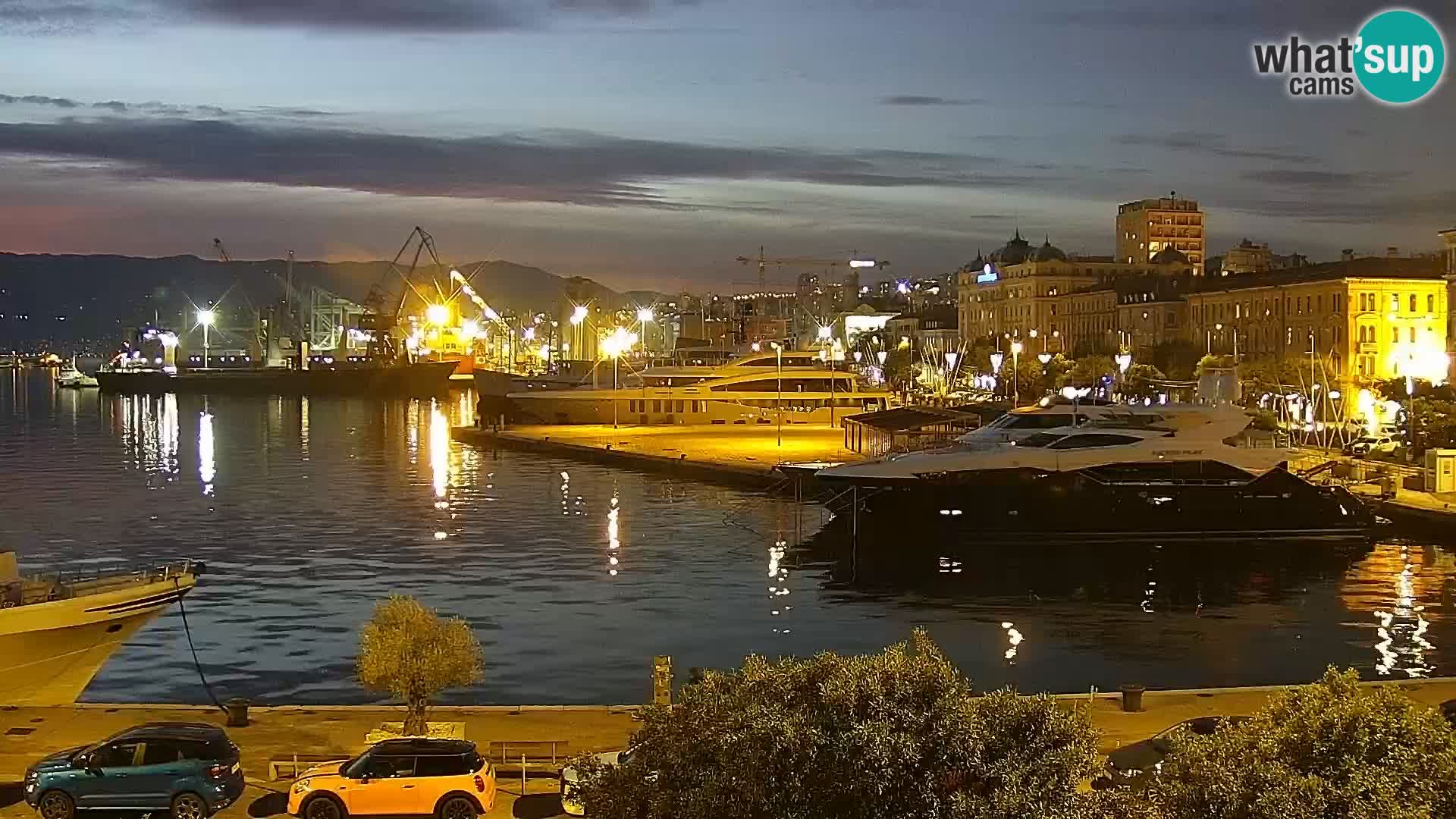 Riva in Marina v Reki – Spletna kamera v živo Hrvaška