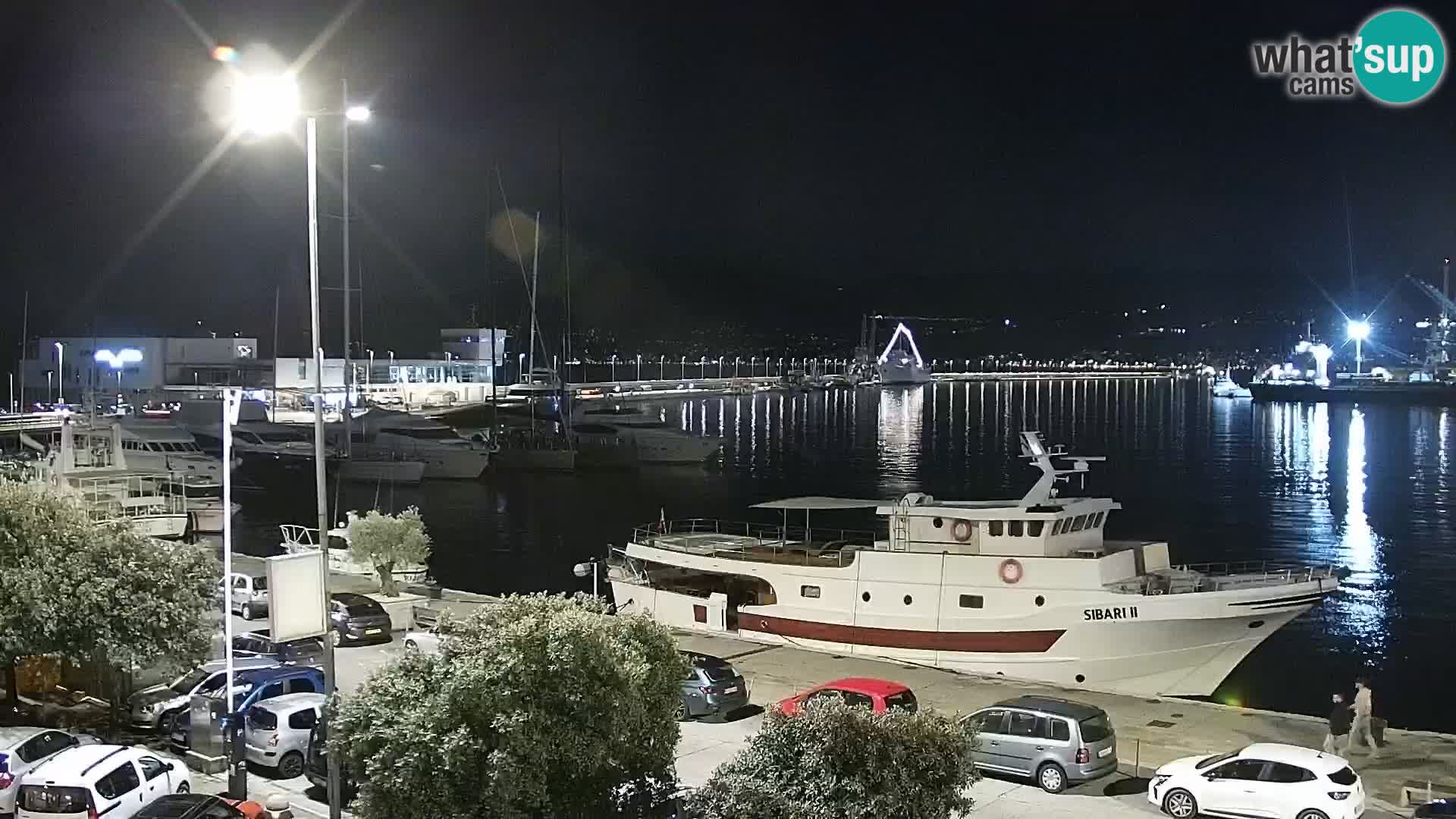 Riva in Marina v Reki – Spletna kamera v živo Hrvaška