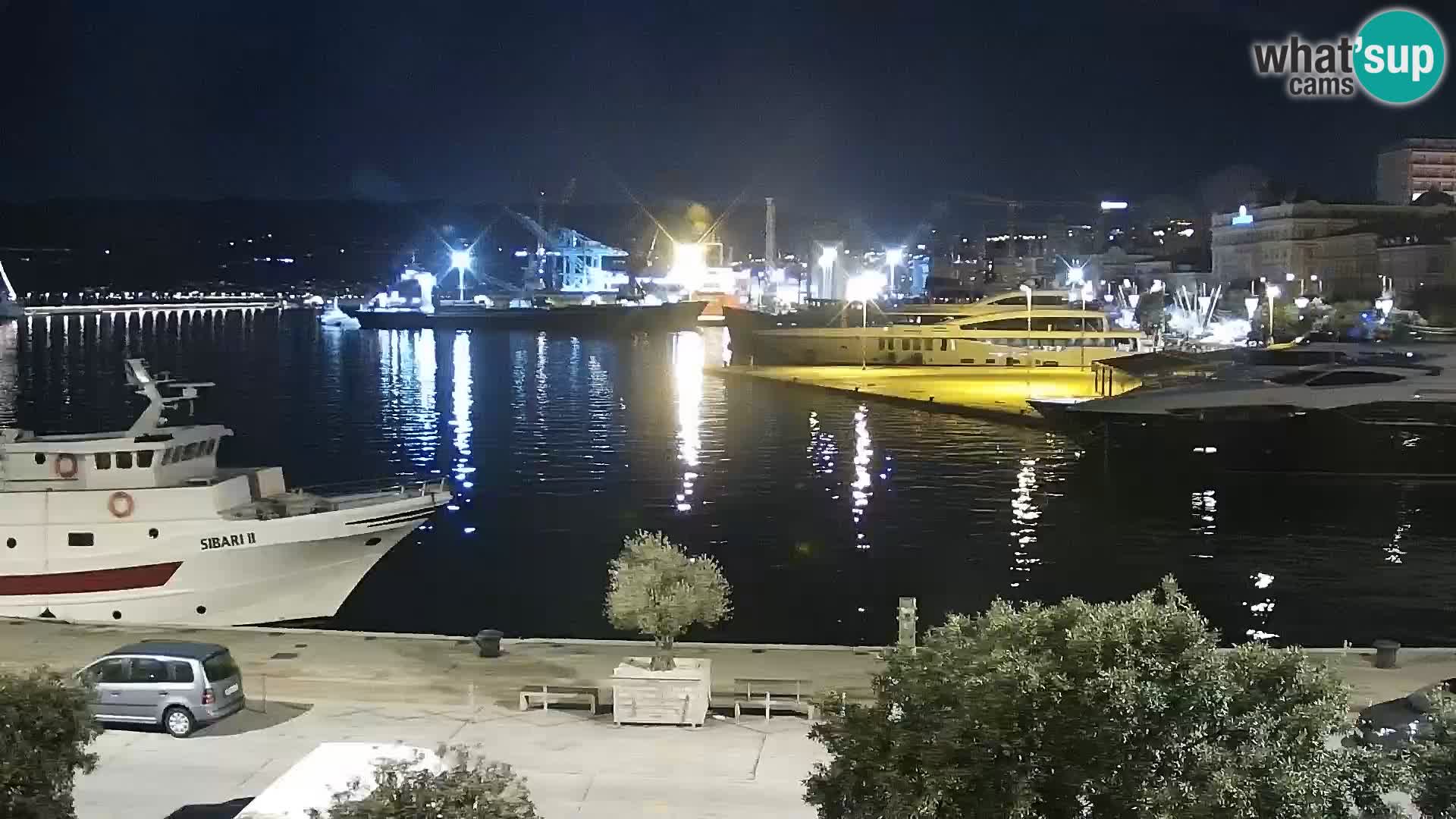 Riva in Marina v Reki – Spletna kamera v živo Hrvaška