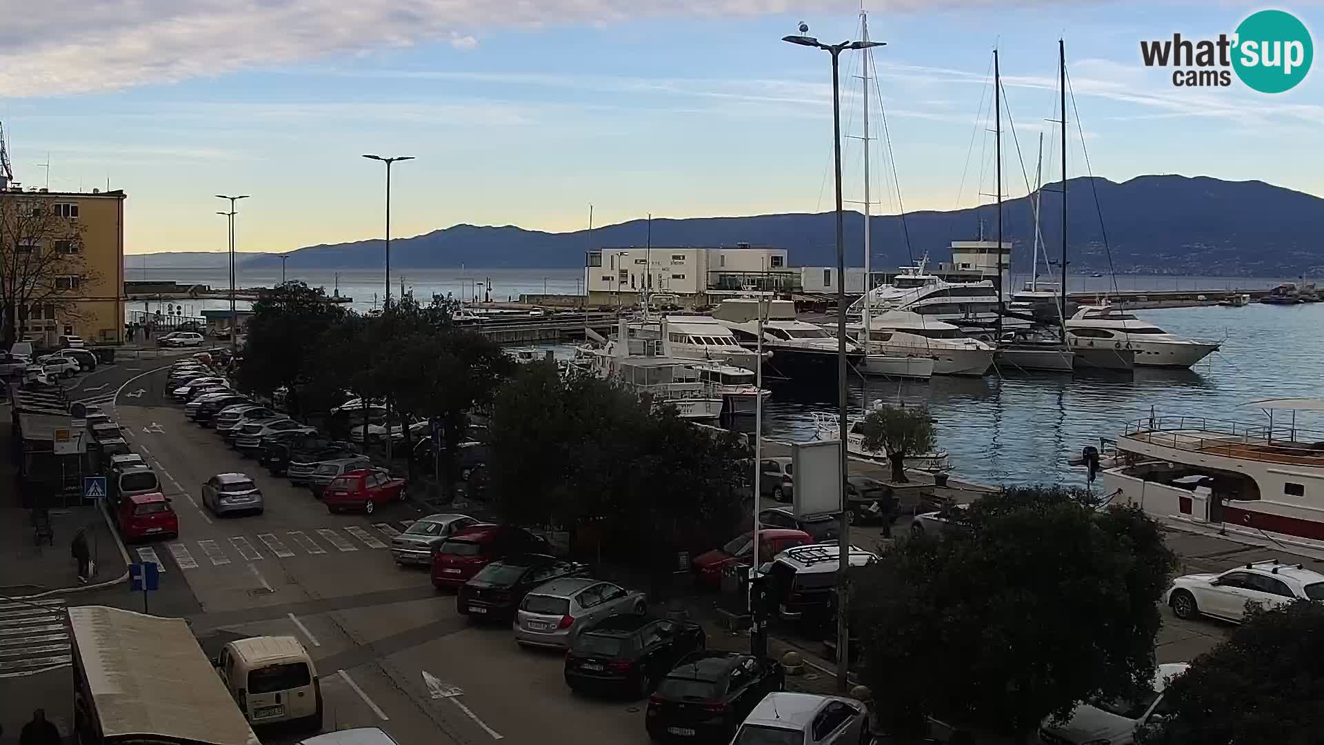 Riva in Marina v Reki – Spletna kamera v živo Hrvaška