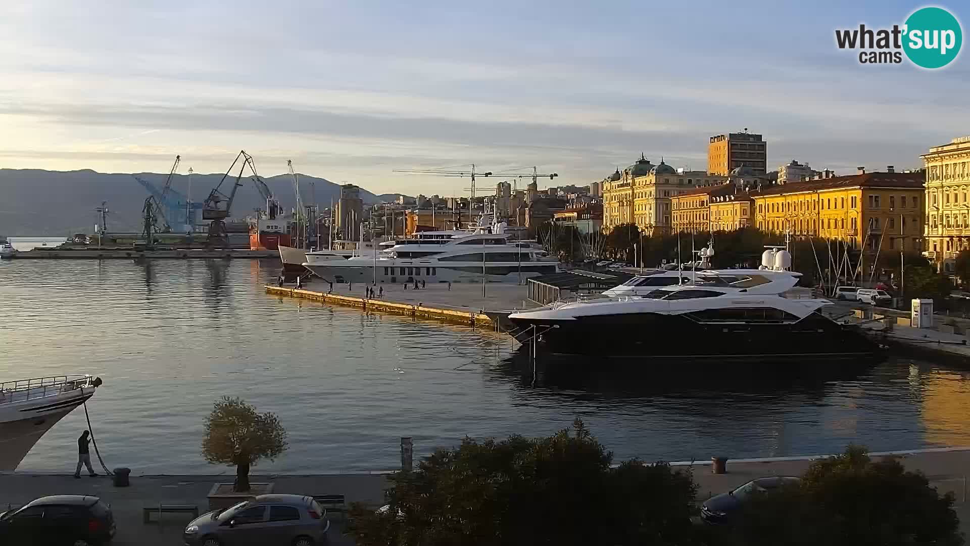 Riva in Marina v Reki – Spletna kamera v živo Hrvaška
