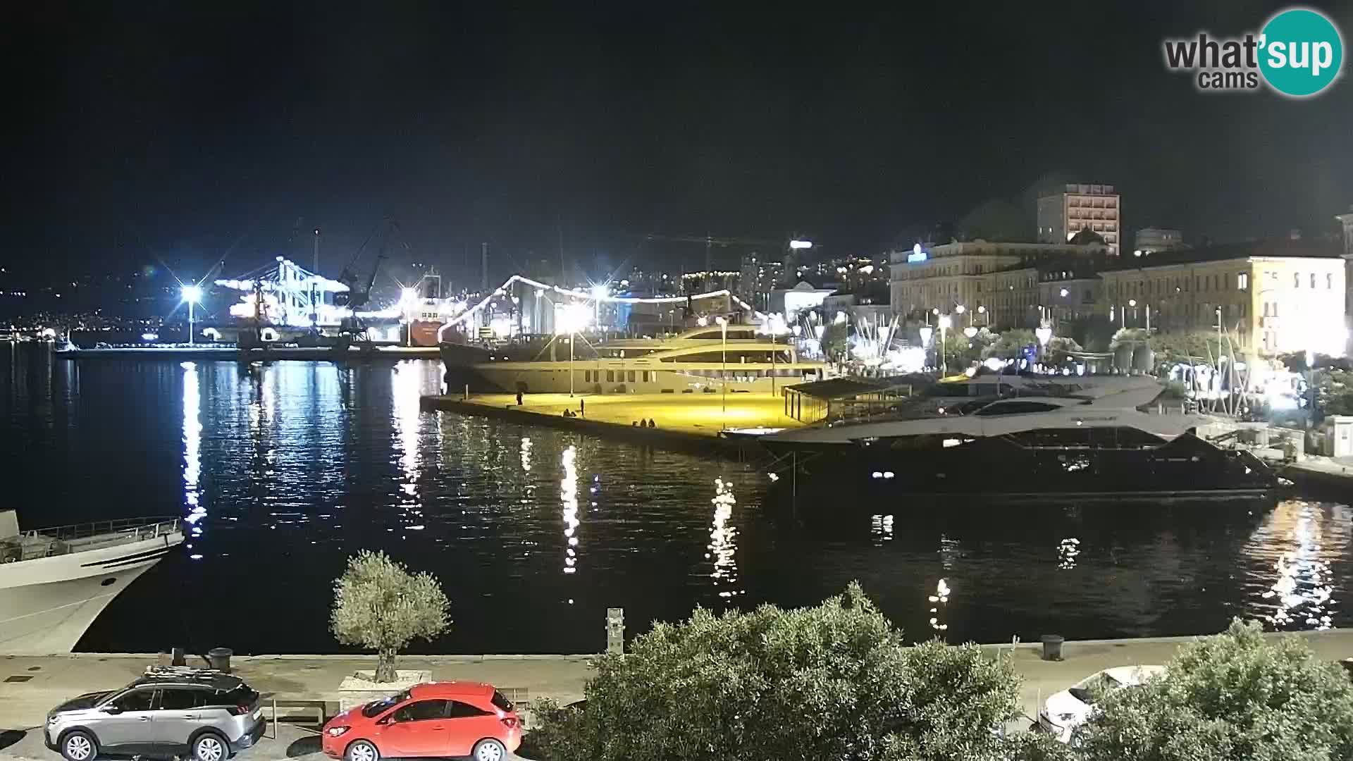 Riva in Marina v Reki – Spletna kamera v živo Hrvaška