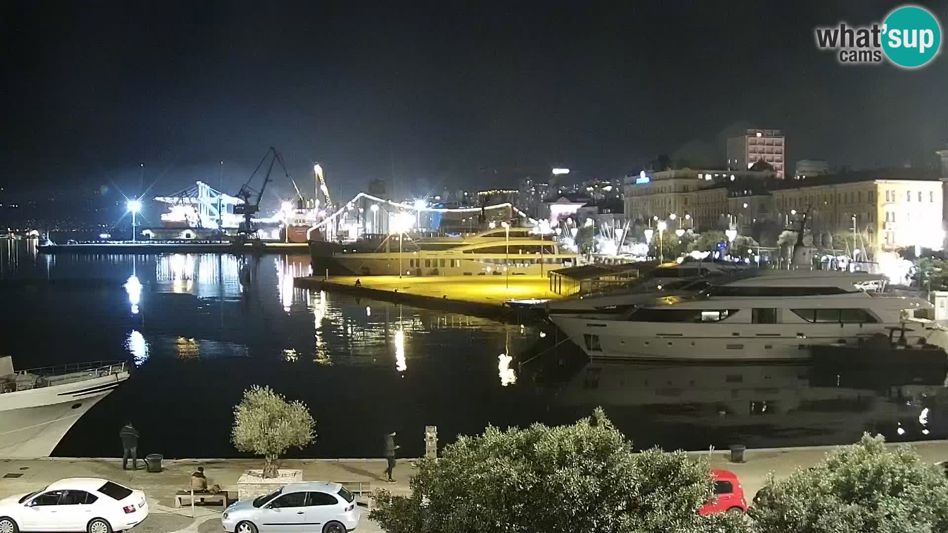 Riva in Marina v Reki – Spletna kamera v živo Hrvaška