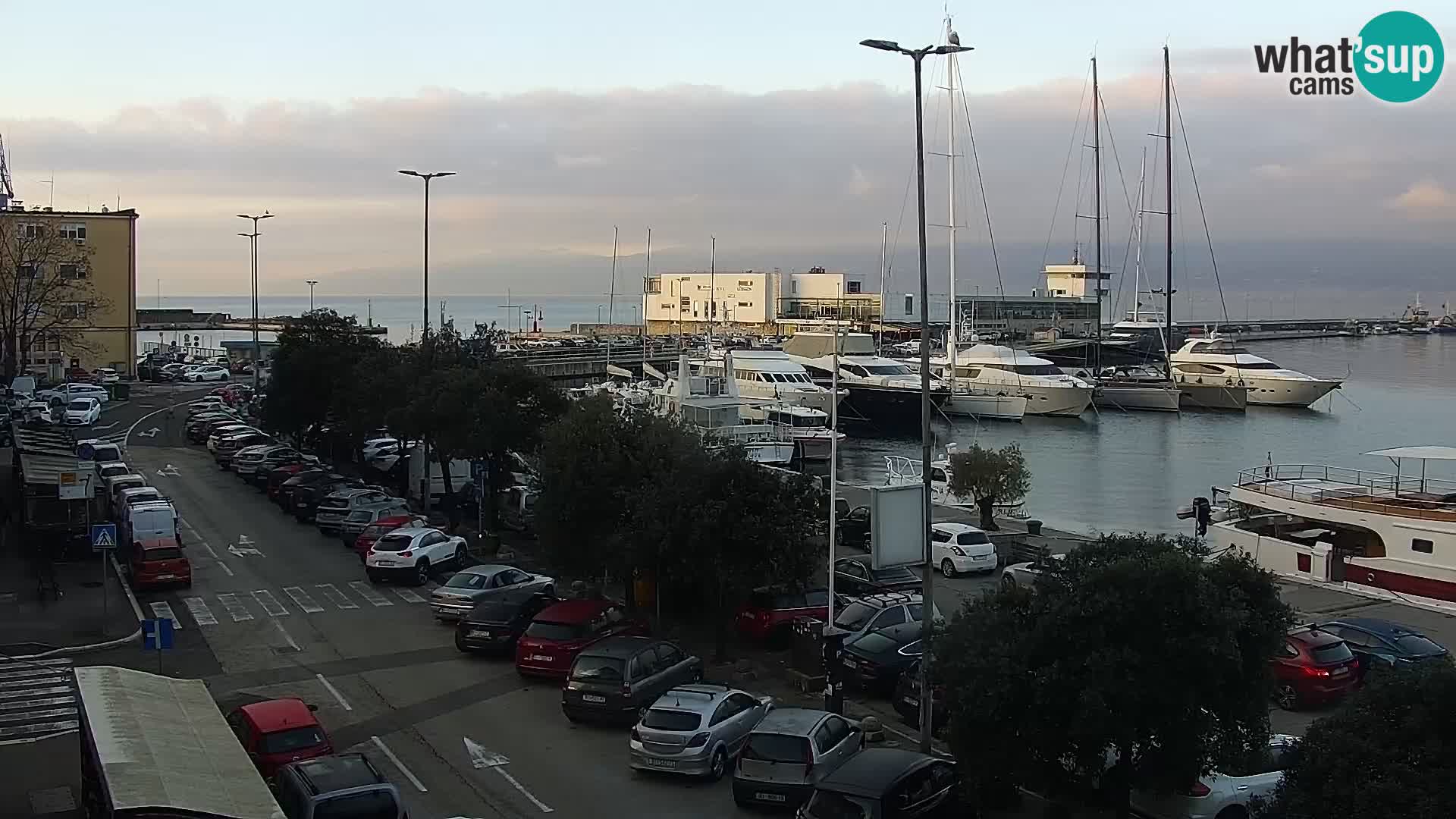 La Riva y Marina en Rijeka – Webcam en vivo Croacia