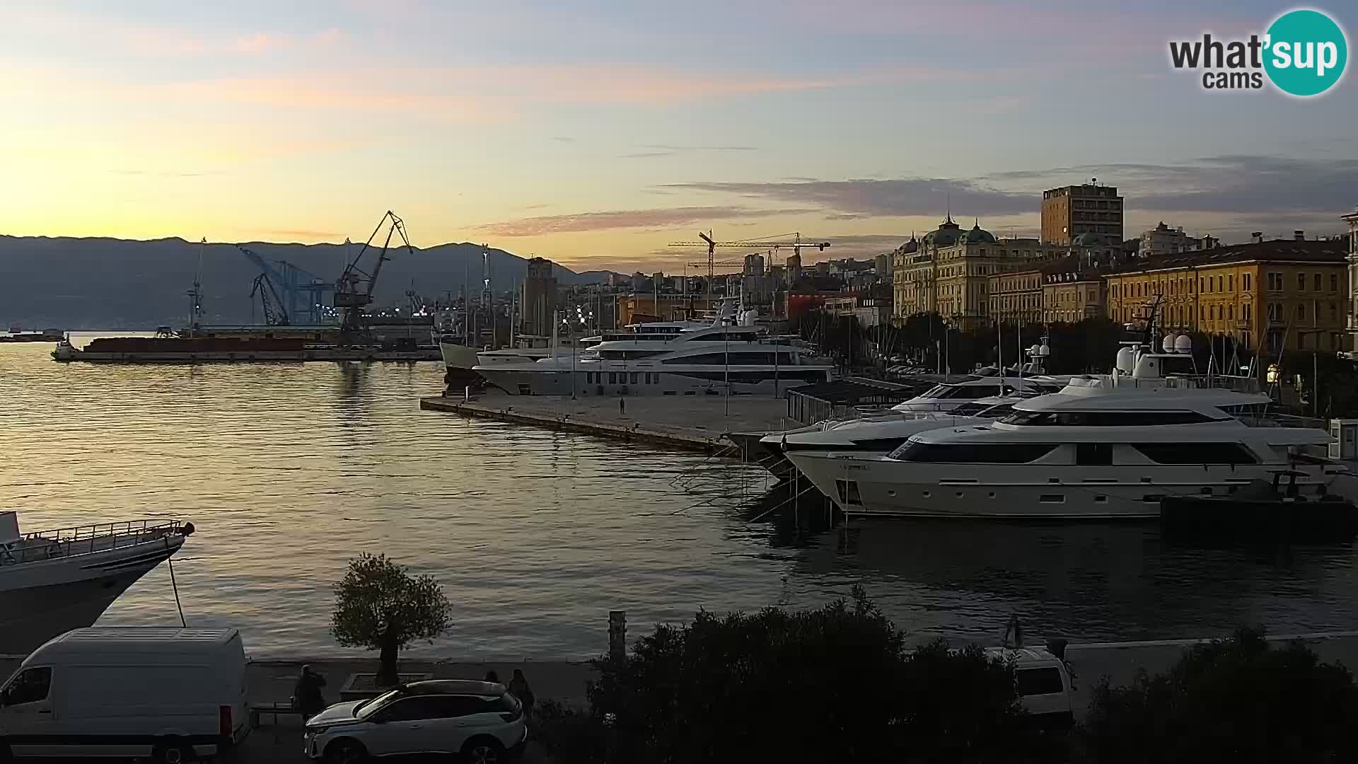 La Riva y Marina en Rijeka – Webcam en vivo Croacia