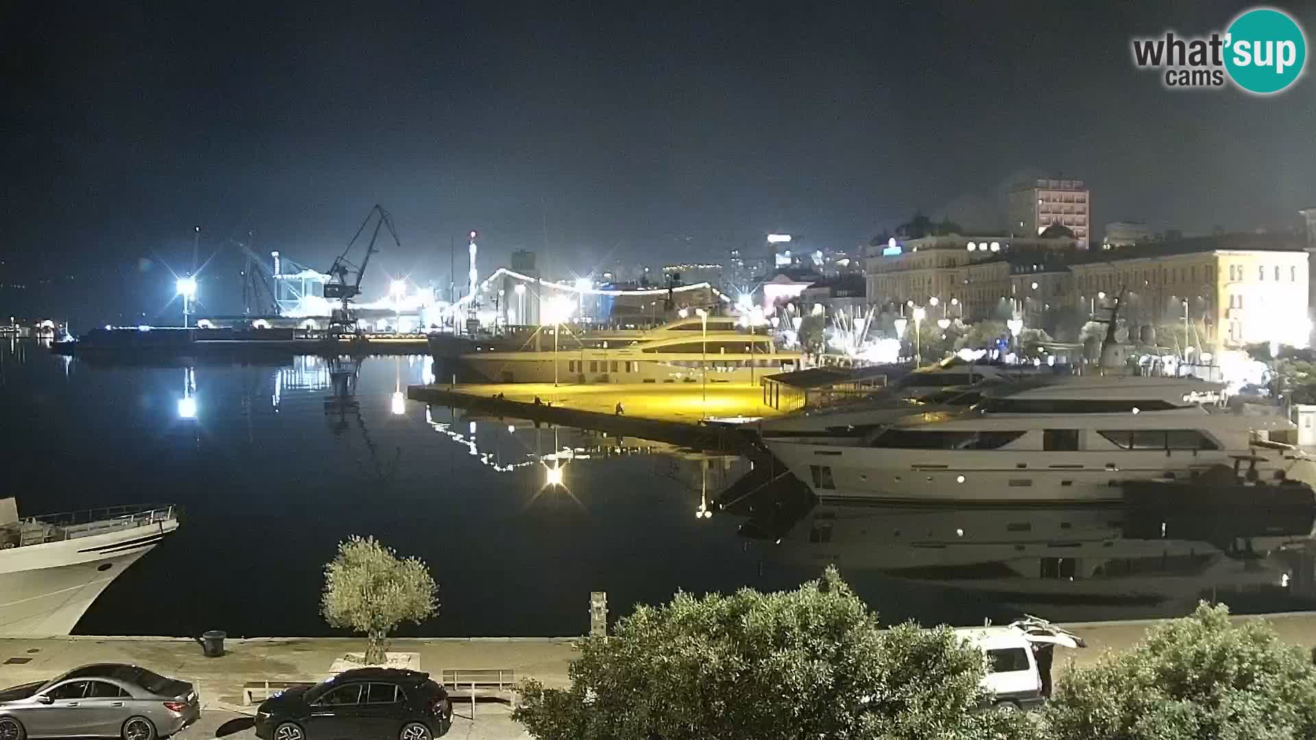 Riva in Marina v Reki – Spletna kamera v živo Hrvaška