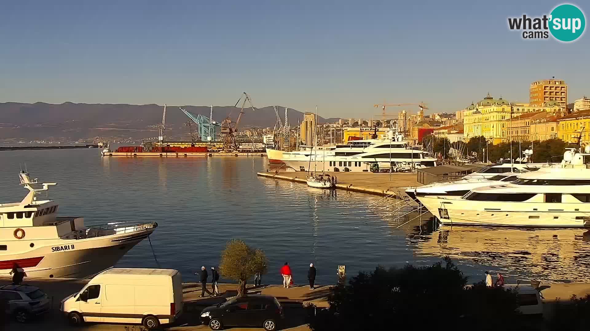 Riva in Marina v Reki – Spletna kamera v živo Hrvaška