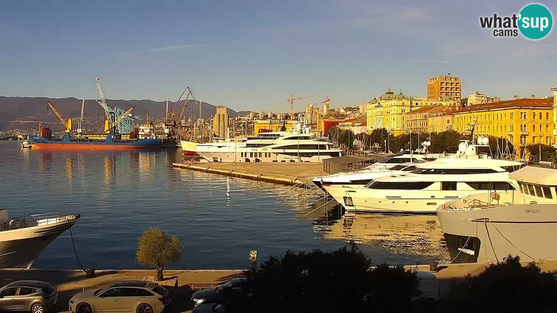 La Riva y Marina en Rijeka – Webcam en vivo Croacia