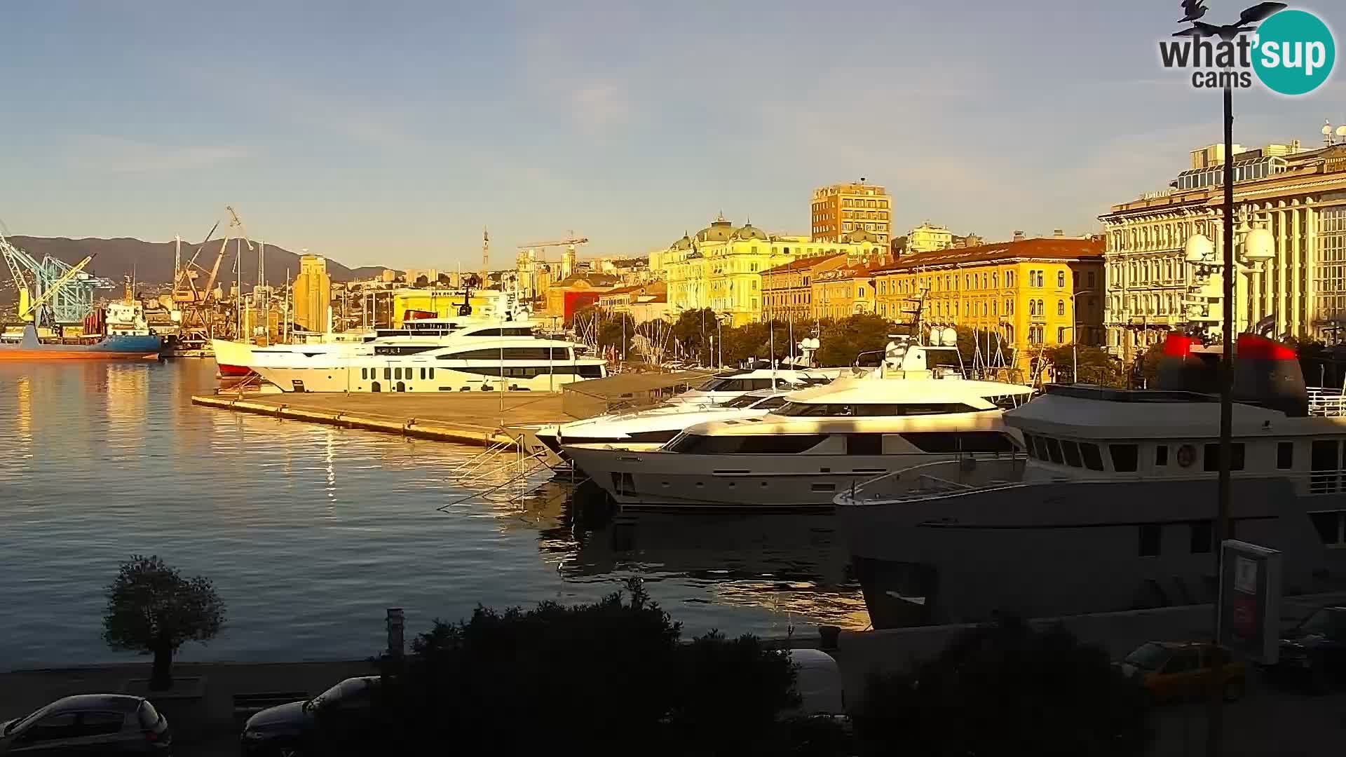 Riva in Marina v Reki – Spletna kamera v živo Hrvaška