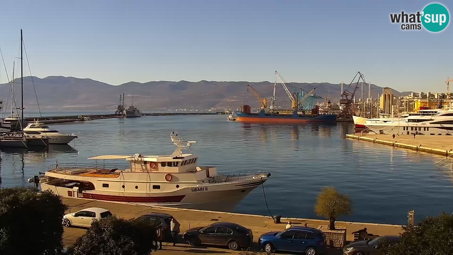 Riva in Marina v Reki – Spletna kamera v živo Hrvaška
