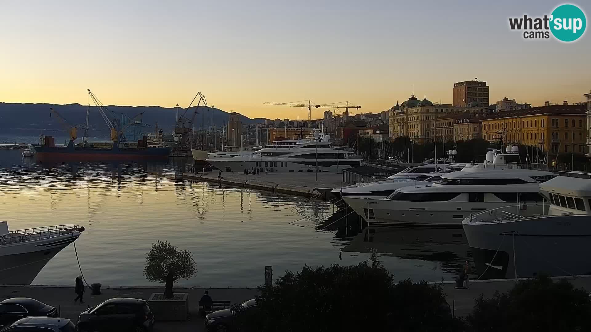Riva i Marina u Rijeci – Web kamera uživo u Hrvatskoj