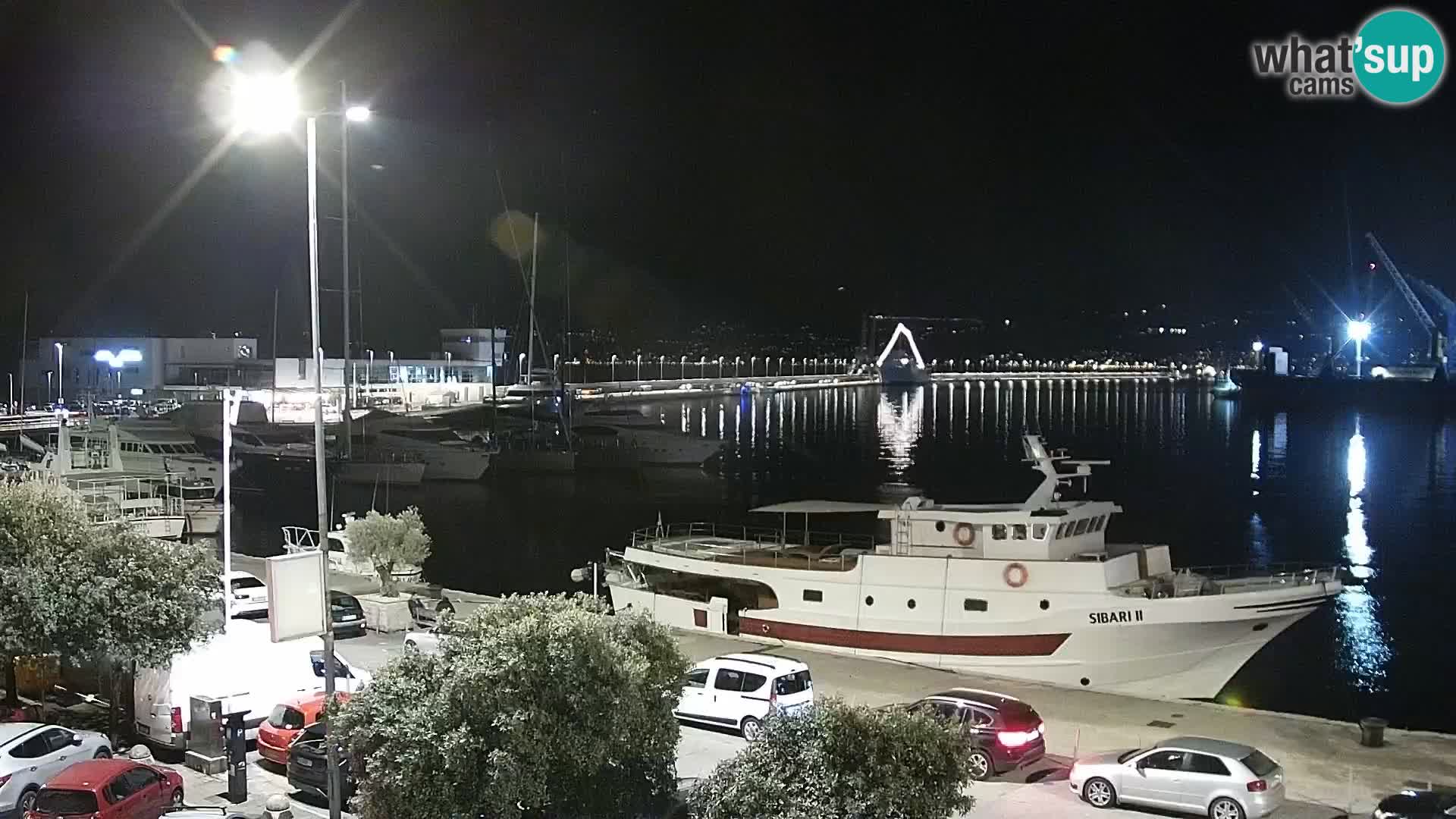 Riva in Marina v Reki – Spletna kamera v živo Hrvaška