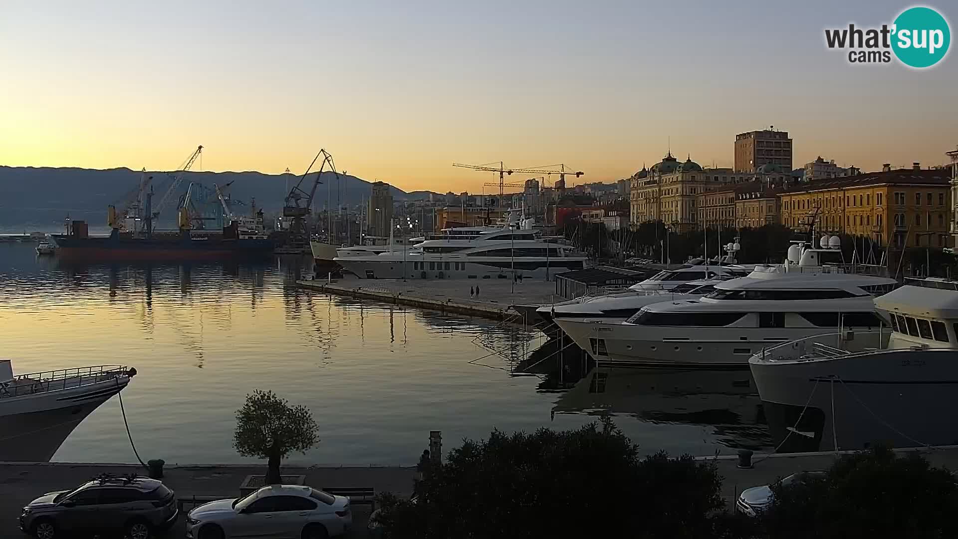 Riva i Marina u Rijeci – Web kamera uživo u Hrvatskoj
