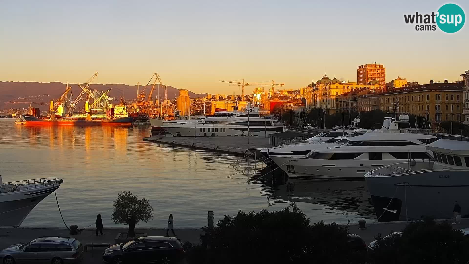 Riva i Marina u Rijeci – Web kamera uživo u Hrvatskoj