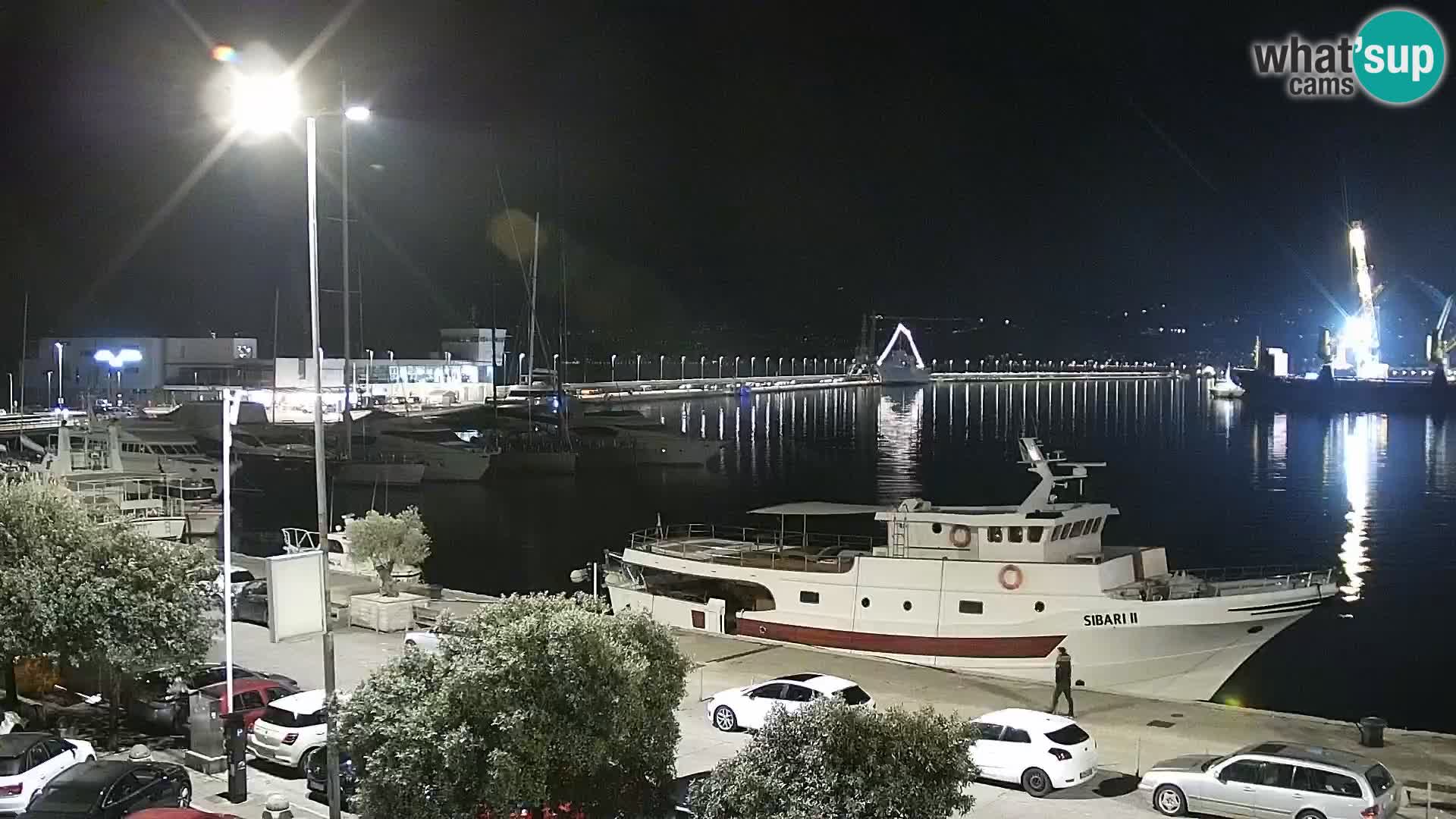 Riva in Marina v Reki – Spletna kamera v živo Hrvaška