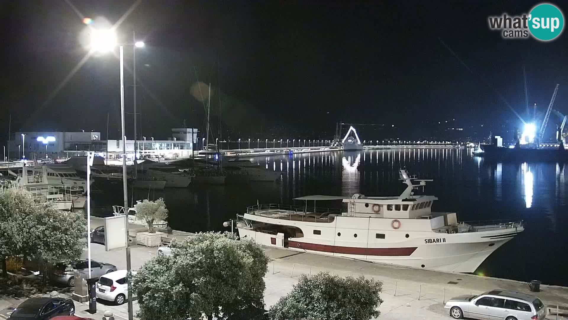 Riva in Marina v Reki – Spletna kamera v živo Hrvaška