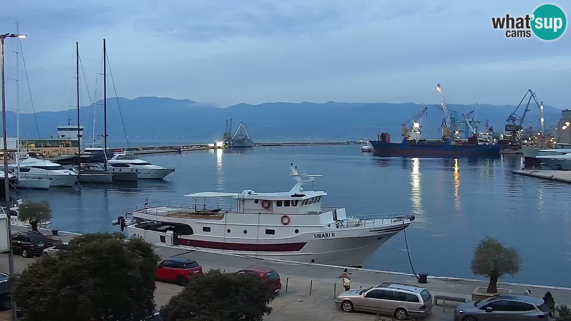 Riva in Marina v Reki – Spletna kamera v živo Hrvaška