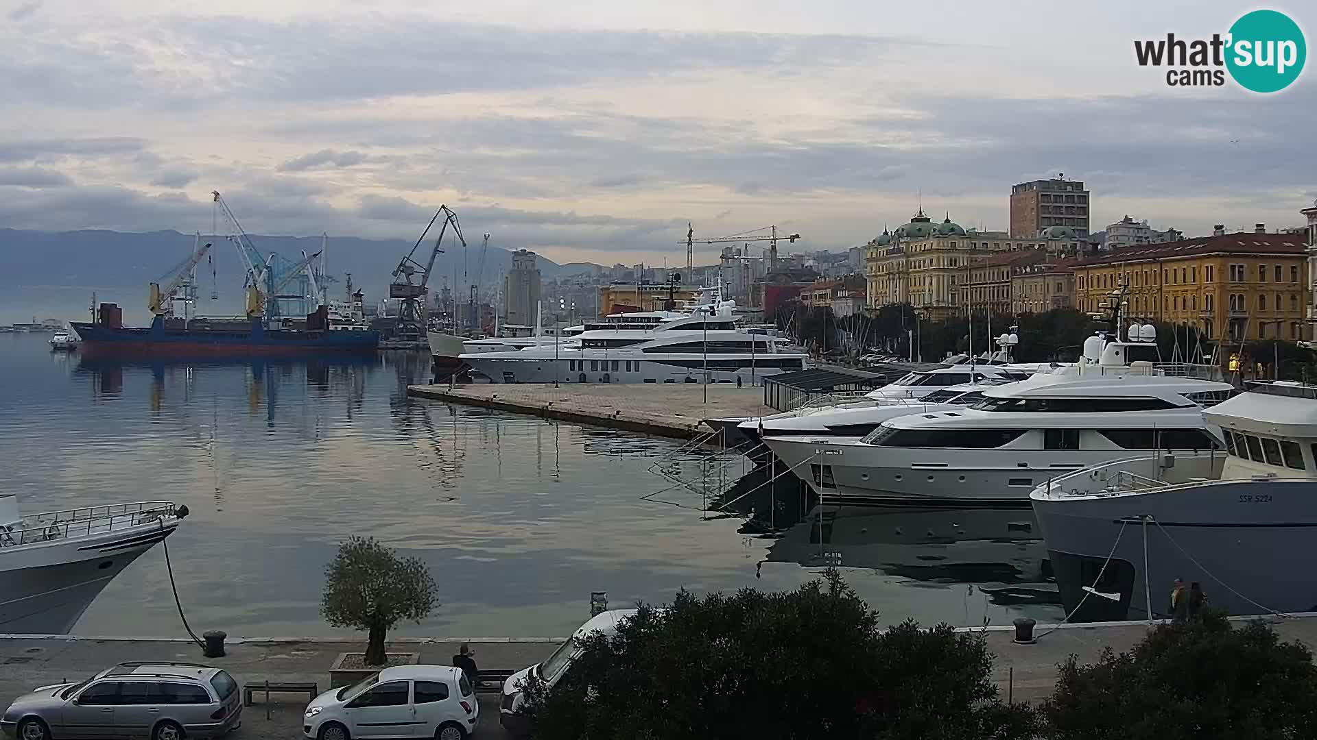 Riva i Marina u Rijeci – Web kamera uživo u Hrvatskoj