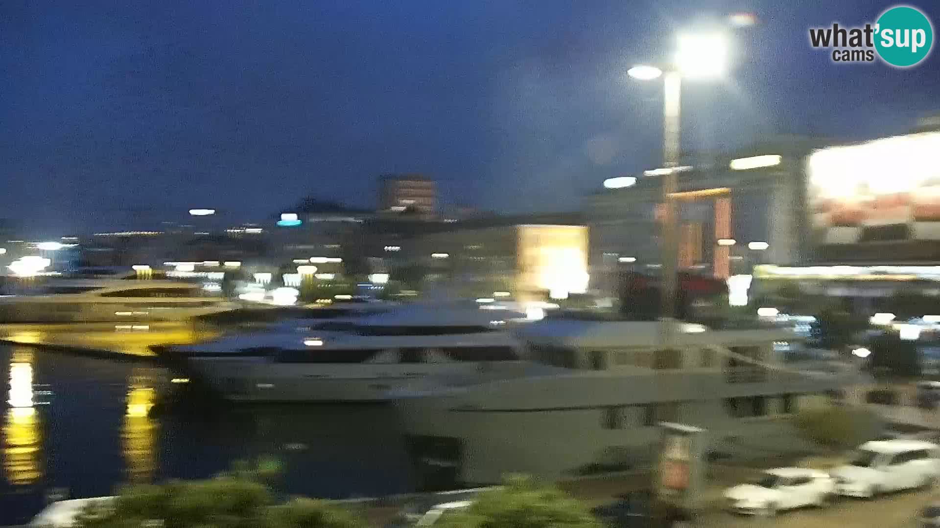 Riva in Marina v Reki – Spletna kamera v živo Hrvaška