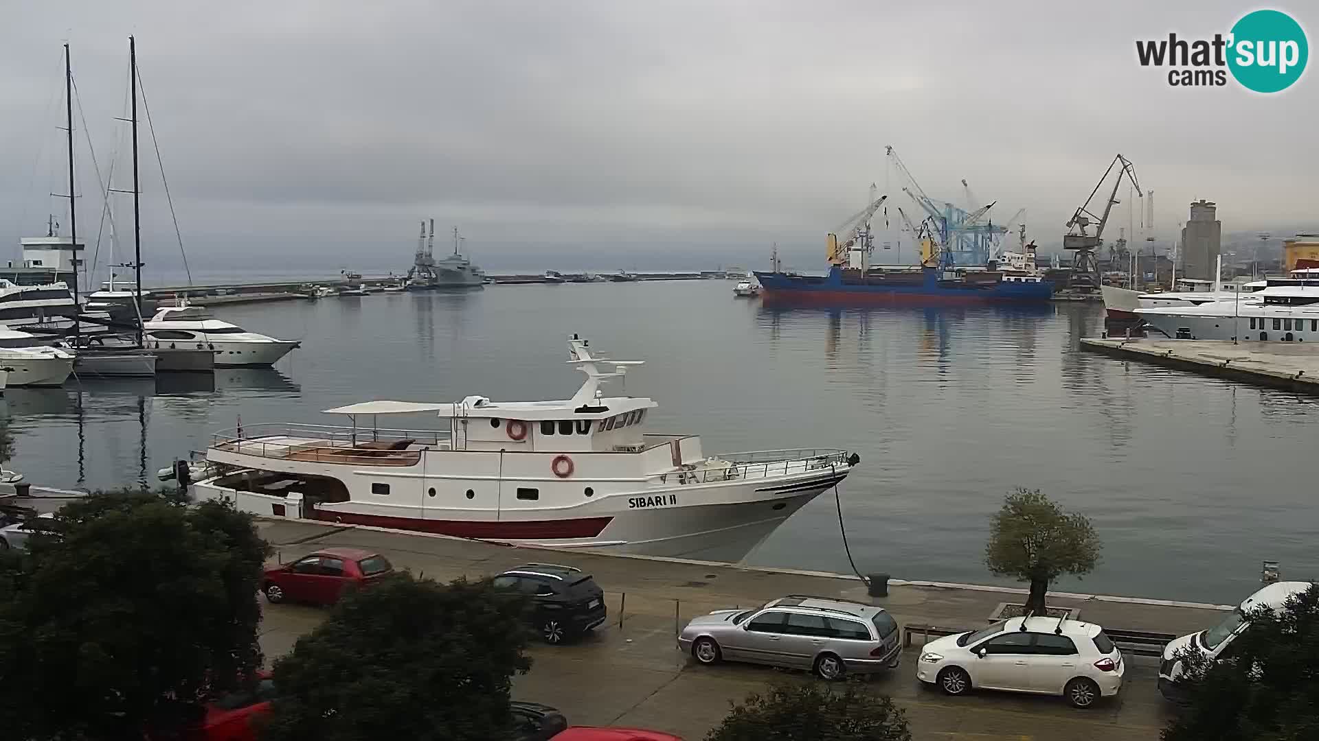 Riva in Marina v Reki – Spletna kamera v živo Hrvaška