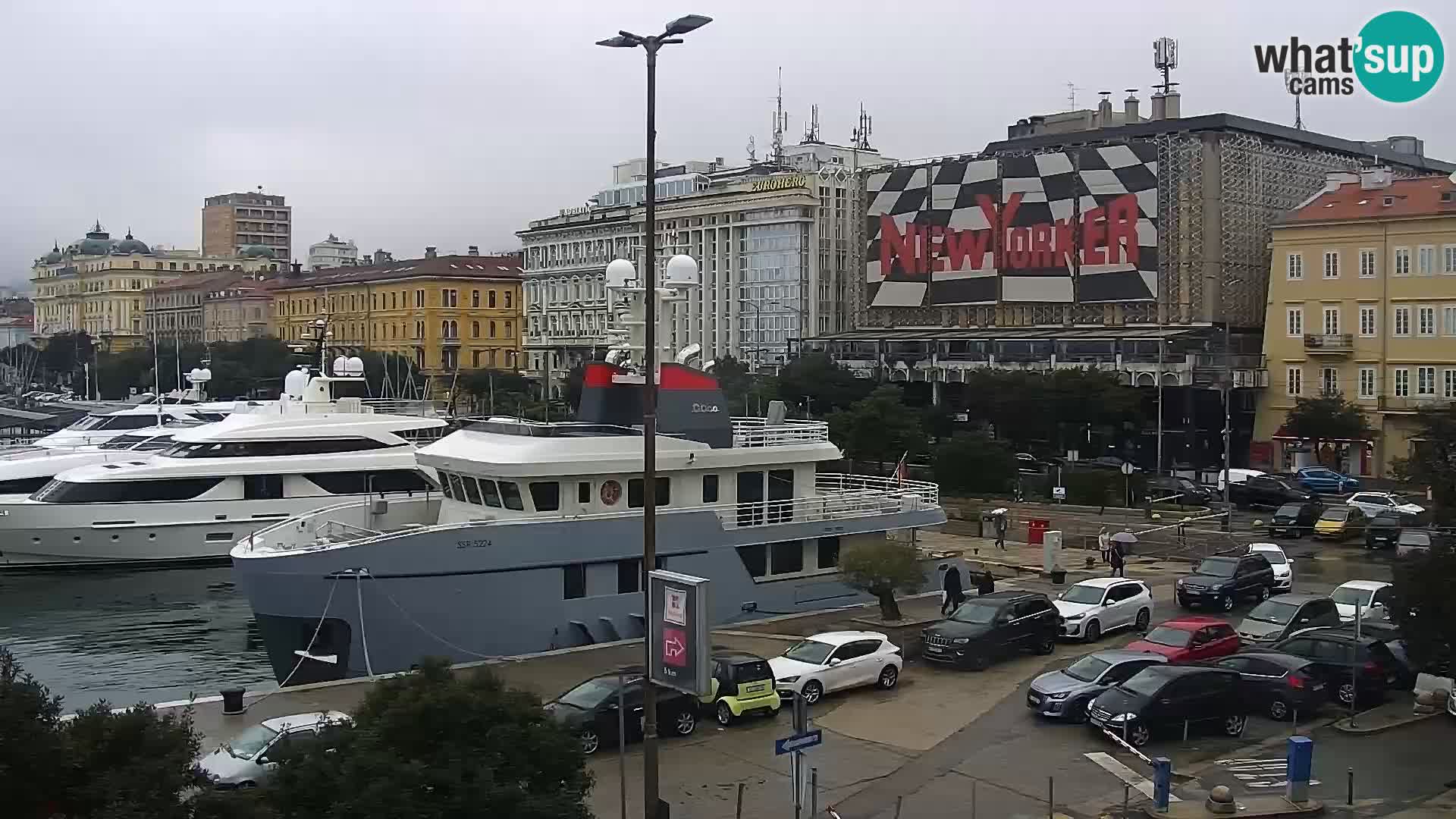 Riva in Marina v Reki – Spletna kamera v živo Hrvaška