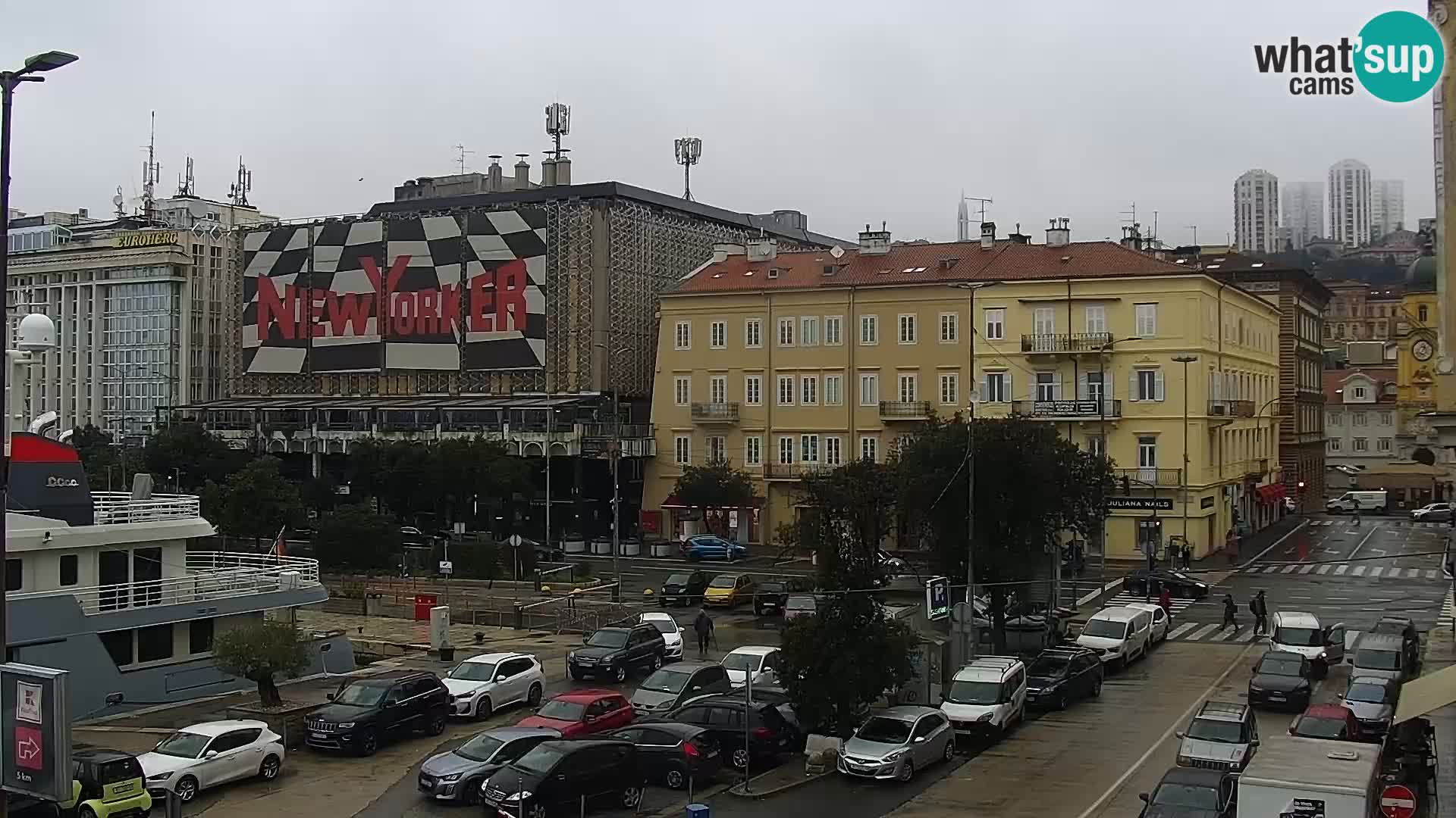 Riva in Marina v Reki – Spletna kamera v živo Hrvaška